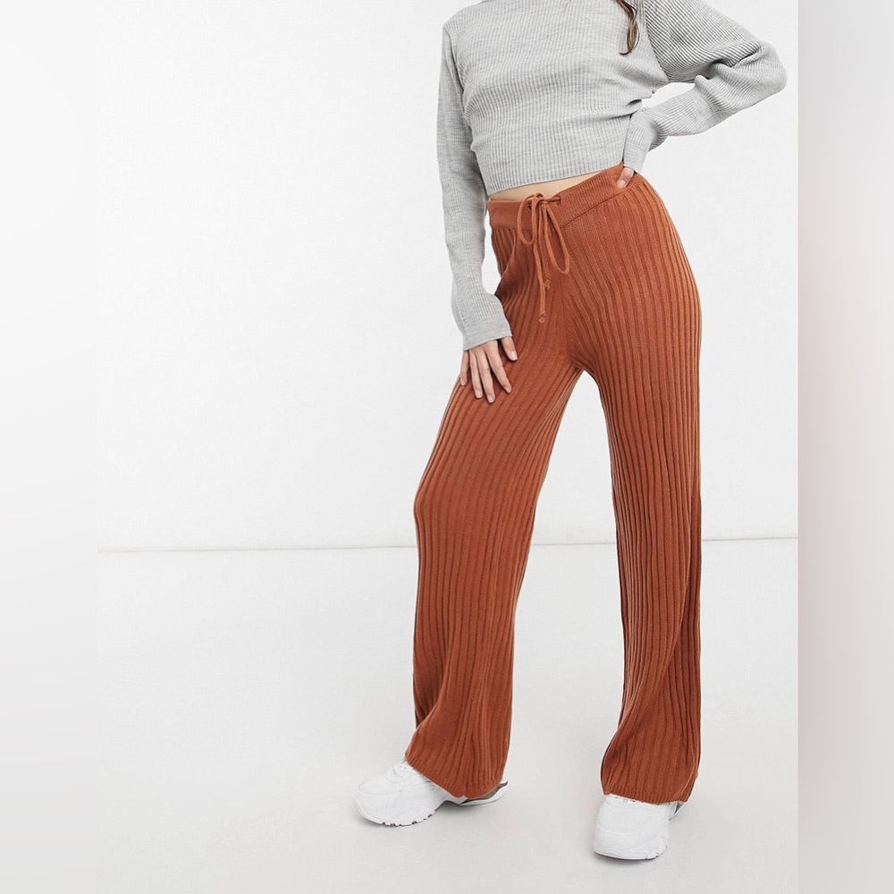SNDYS Monrow Hendrix Knit Wide Leg Pants in Rust size Medium. New with tag